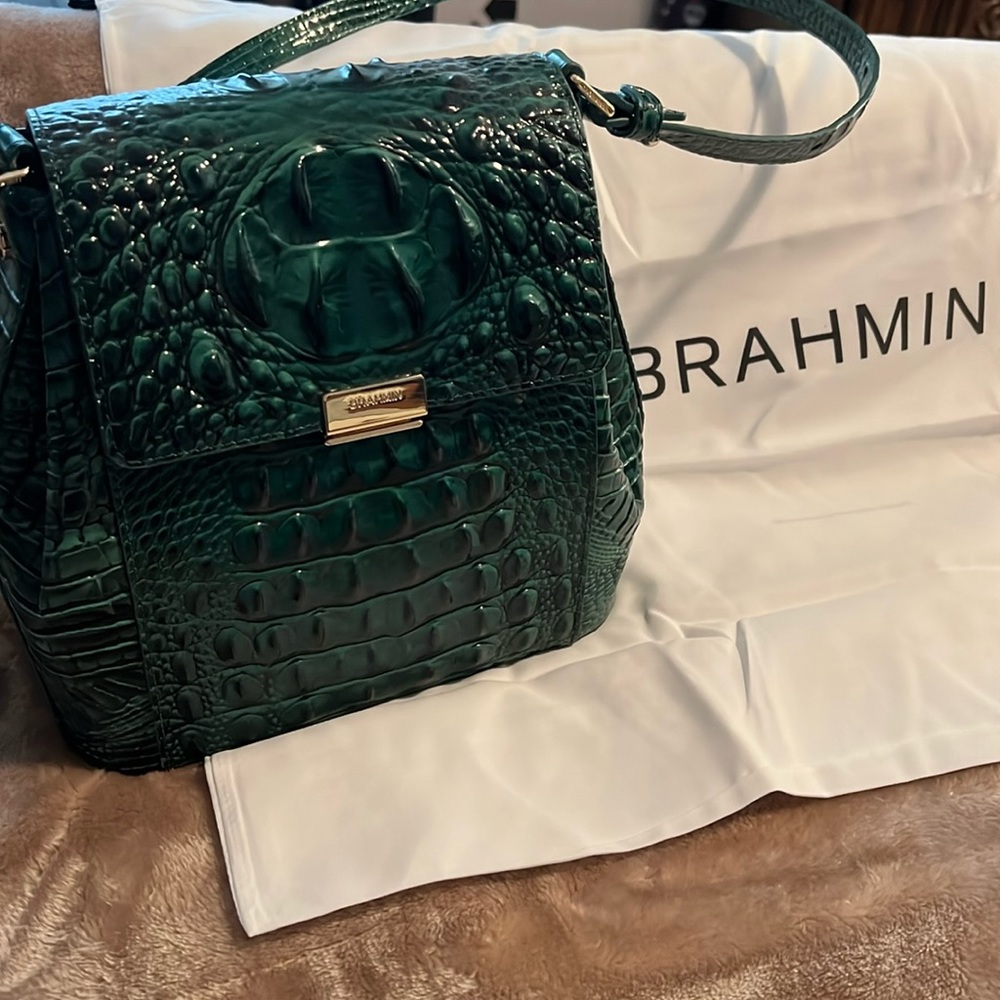 Brahmin Margo Crossbody. Carry over shoulder or as crossbody
